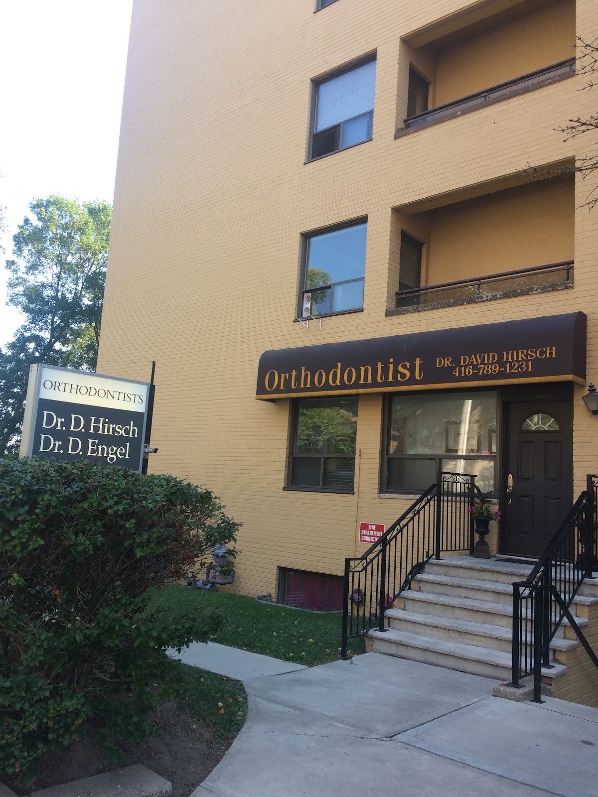 Forest Hill Village Orthodontics - Dr. David Hirsch dental clinic in Old Toronto - Photo 2