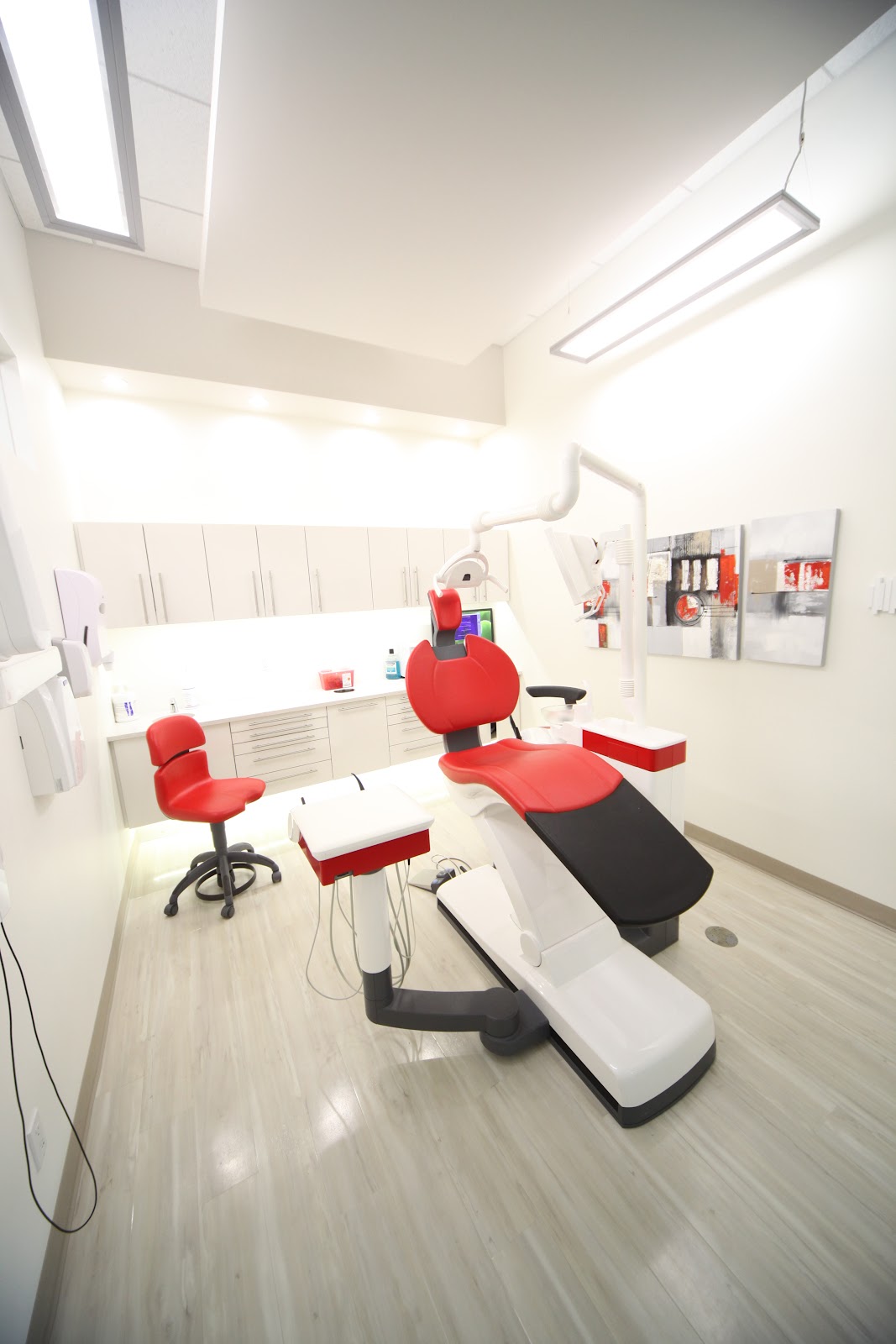 Southwest Smiles Dental Clinic dental clinic in Edmonton - Photo 3