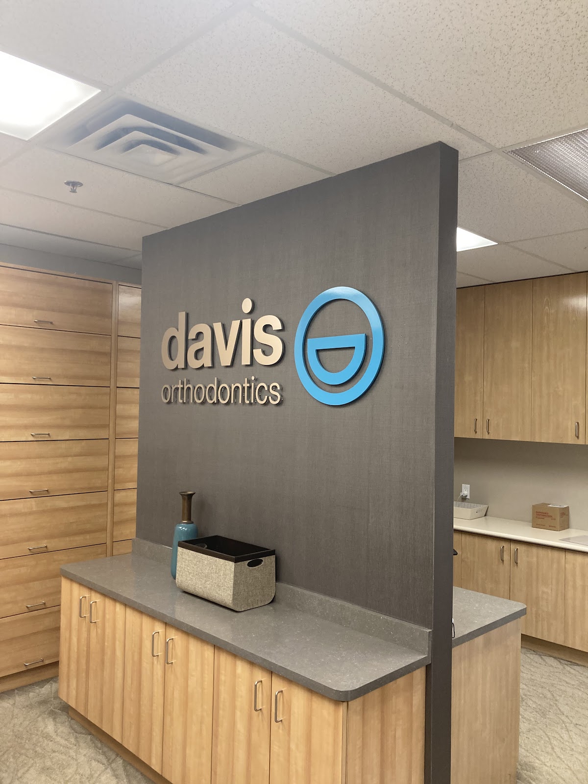 Davis Orthodontics-Oshawa Centre dental clinic in Oshawa - Photo 3