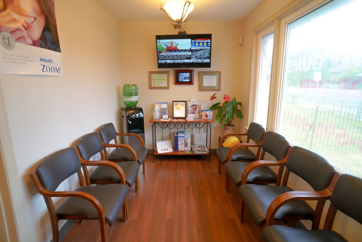 Eringate Dental Clinic dental clinic in Etobicoke - Photo 7