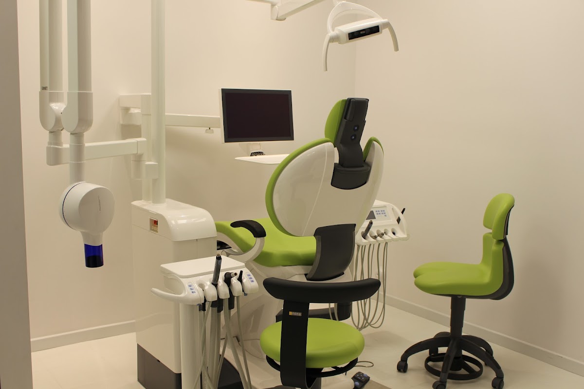 D&D Dental Clinic dental clinic in Mill Woods - Photo 9