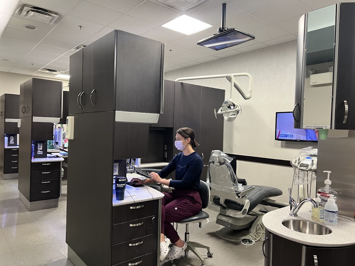 Mill Woods Town Centre Dental Clinic dental clinic in Mill Woods - Photo 2