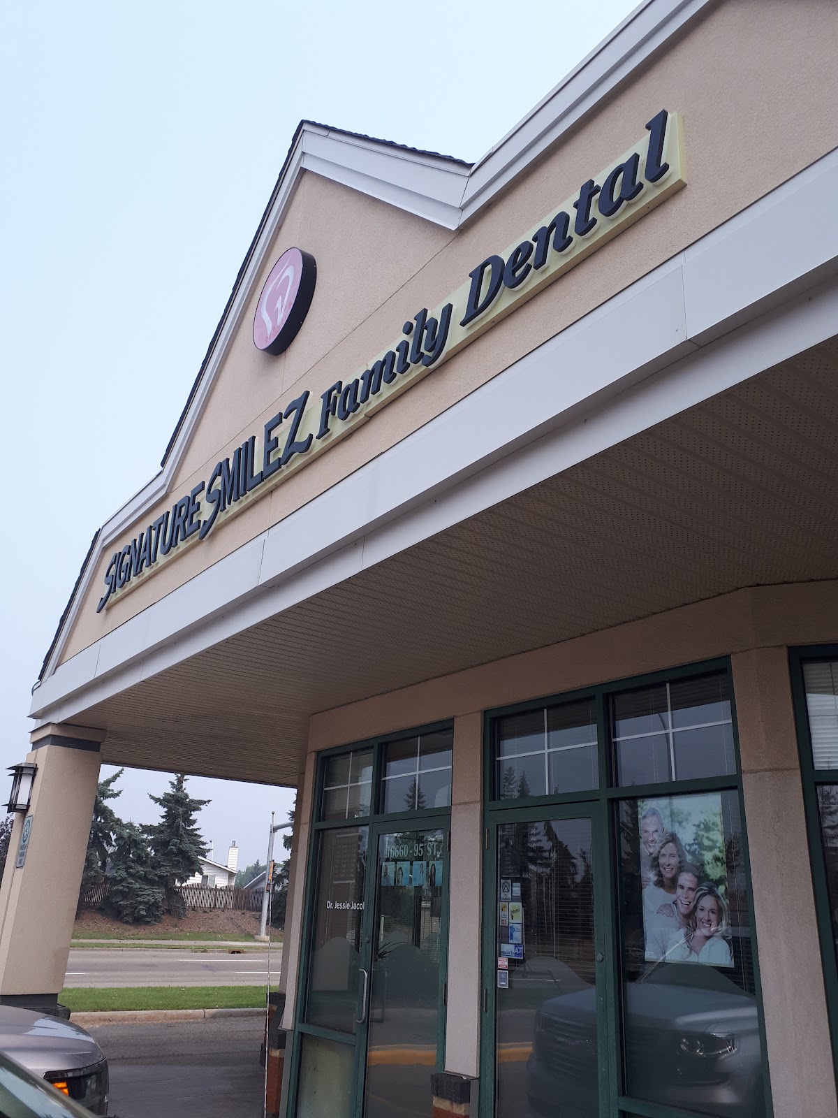 Signature Smilez Family Dental dental clinic in Lake District - Photo 3