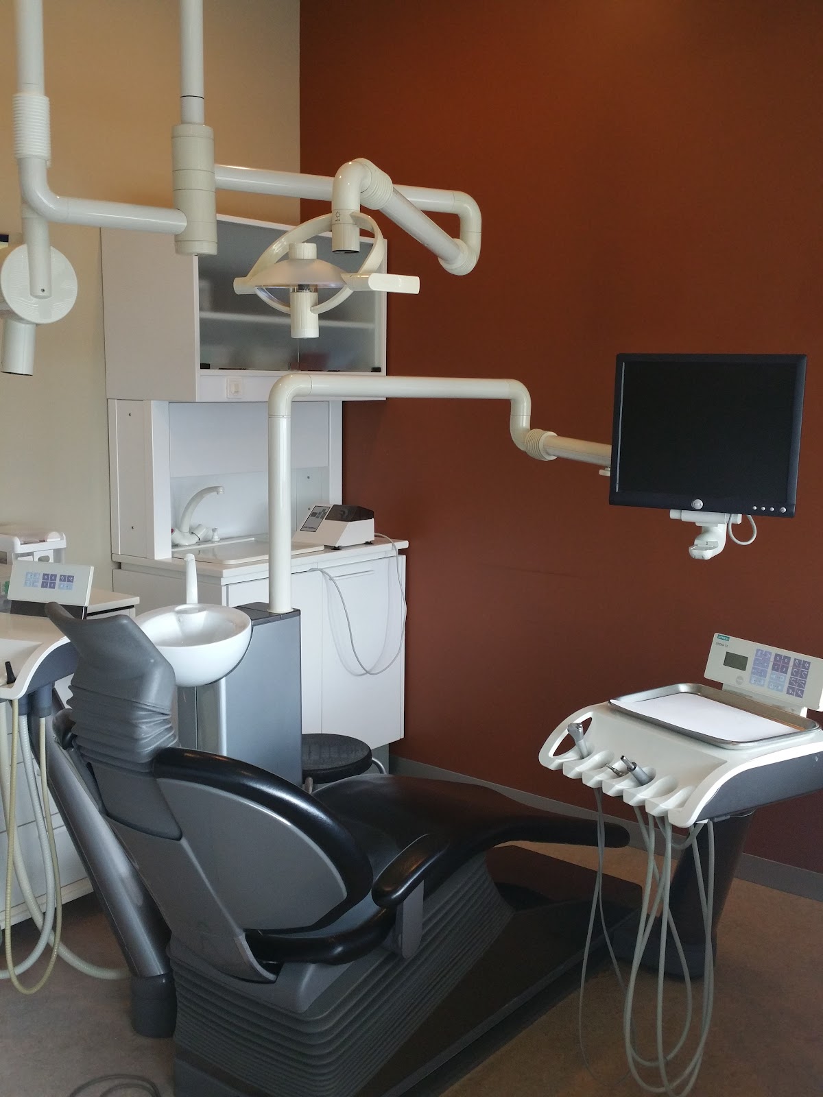 Signature Smilez Family Dental dental clinic in Lake District - Photo 5