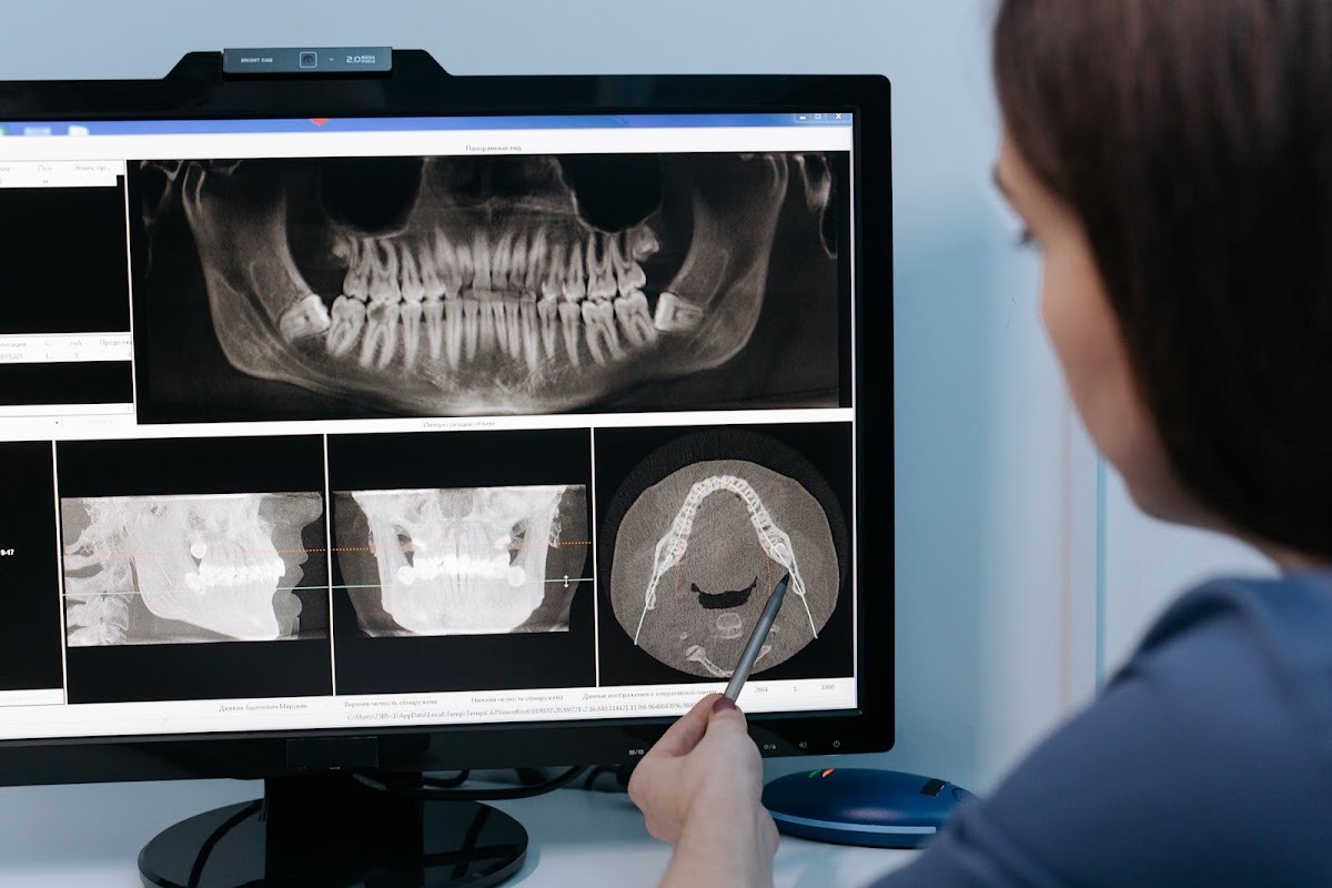 Bonnie Doon Dental Associates dental clinic in Edmonton - Photo 7