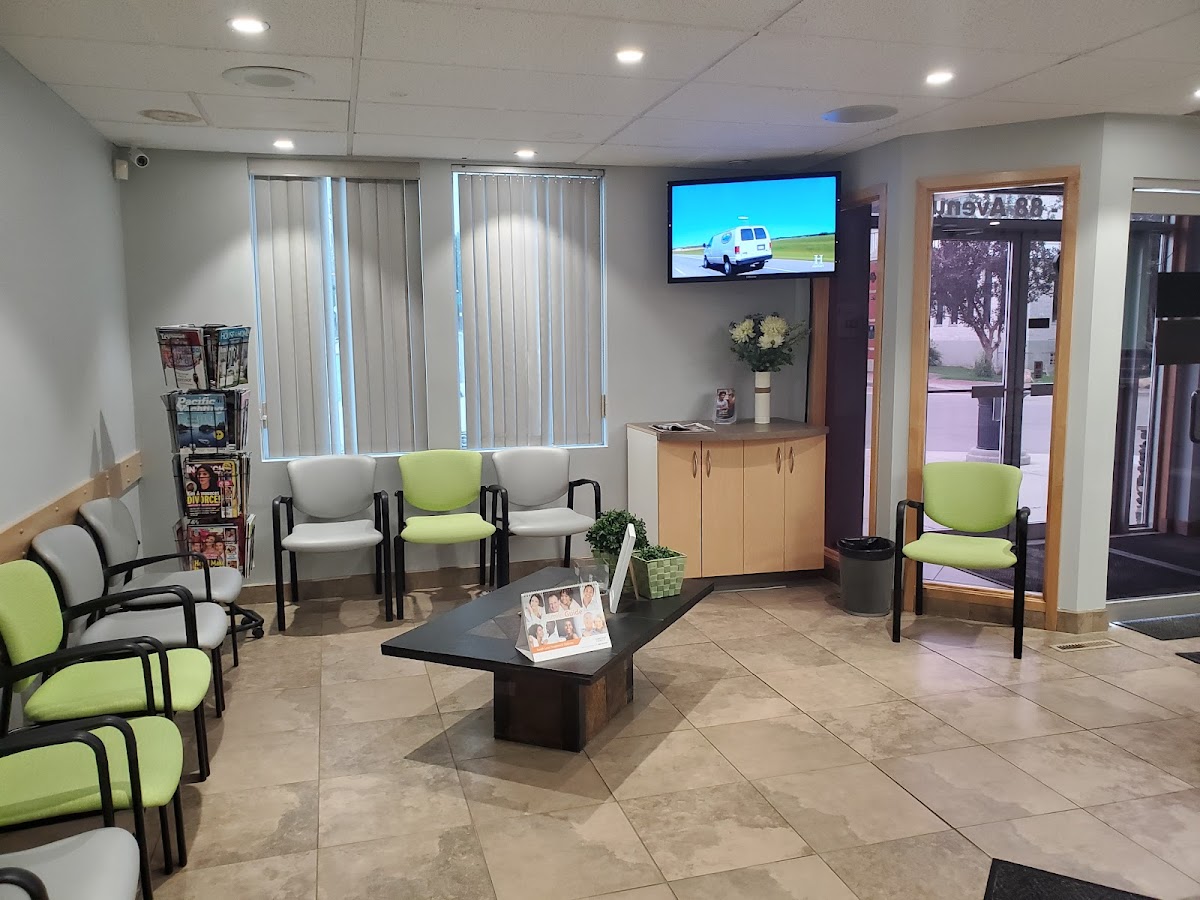 Bonnie Doon Dental Associates dental clinic in Edmonton - Photo 10