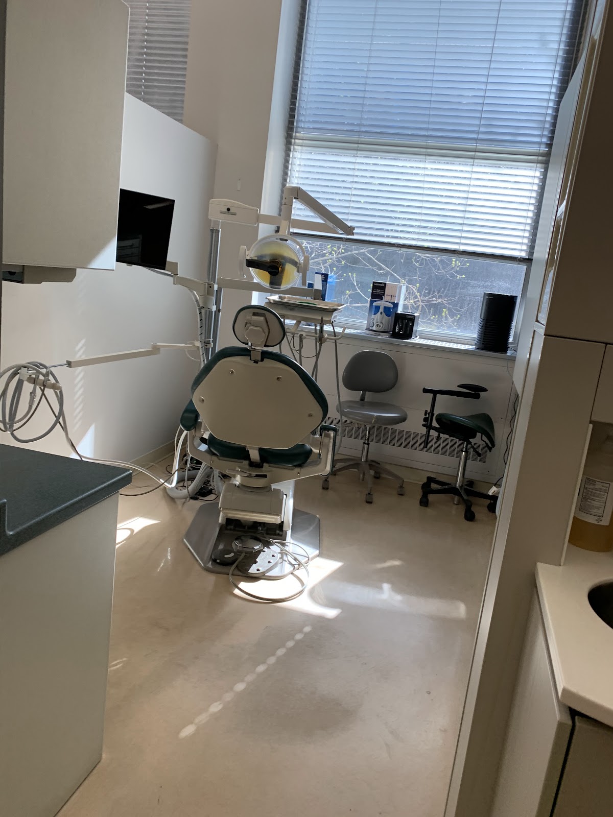 Jasper Avenue Dental dental clinic in Edmonton - Photo 7