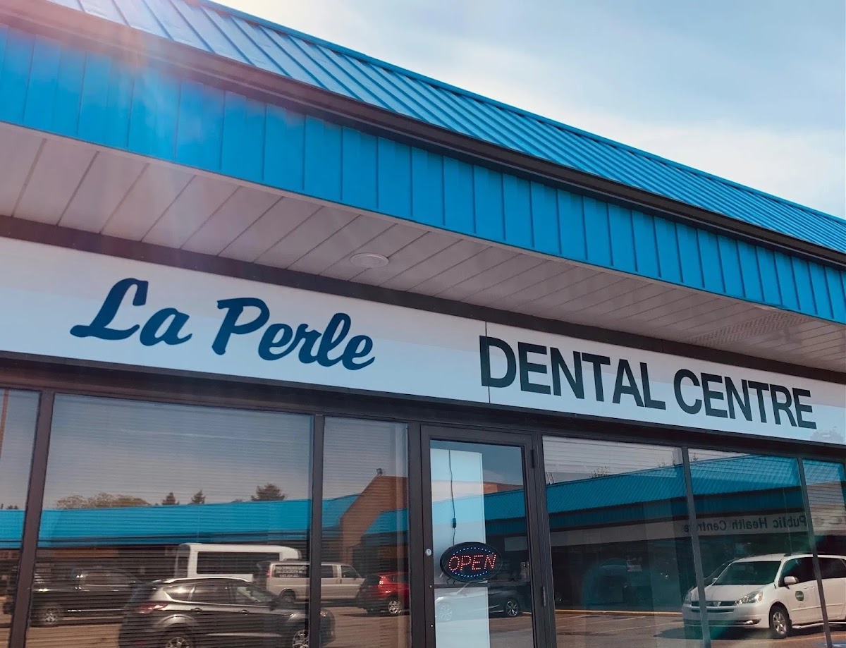 La Perle Dental Centre dental clinic in Edmonton - Photo 2