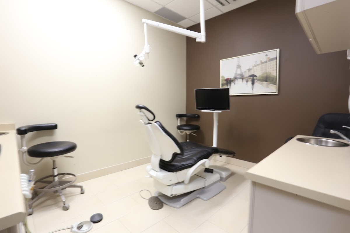 Canamera Dentistry dental clinic in Cambridge - Photo 3