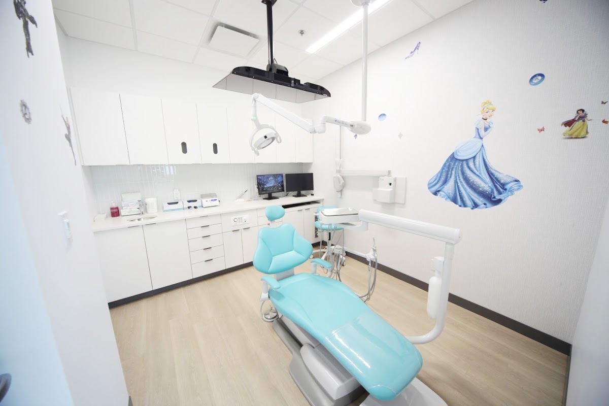 City Orthodontics & Pediatric Dentistry - Northeast Edmonton (Manning) dental clinic in Edmonton - Photo 2