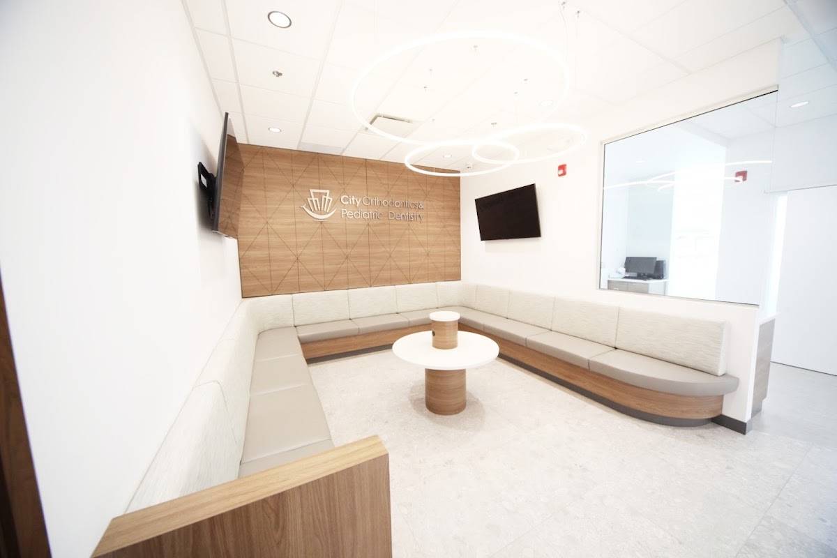 City Orthodontics & Pediatric Dentistry - Northeast Edmonton (Manning) dental clinic in Edmonton - Photo 4