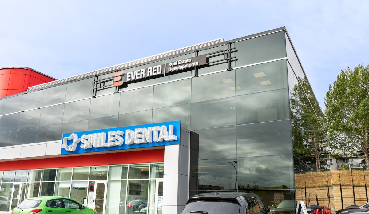 Smiles Dental Group - Edmonton Dentist dental clinic in Edmonton - Photo 1
