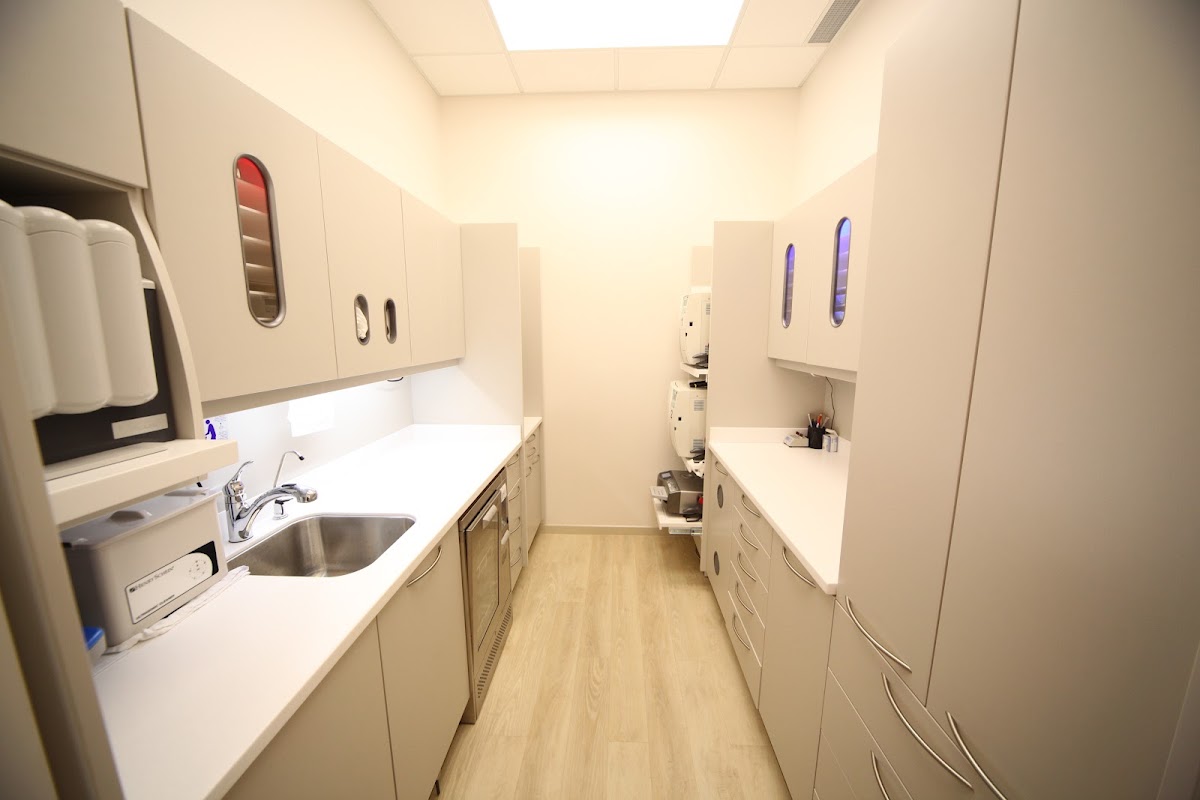 Hawkstone Dental Clinic dental clinic in Edmonton - Photo 10