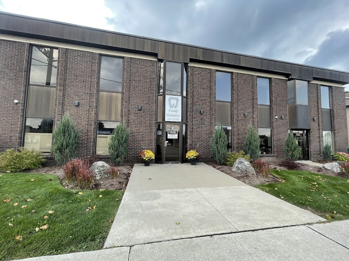 Family Dentistry on King dental clinic in Kitchener - Photo 8