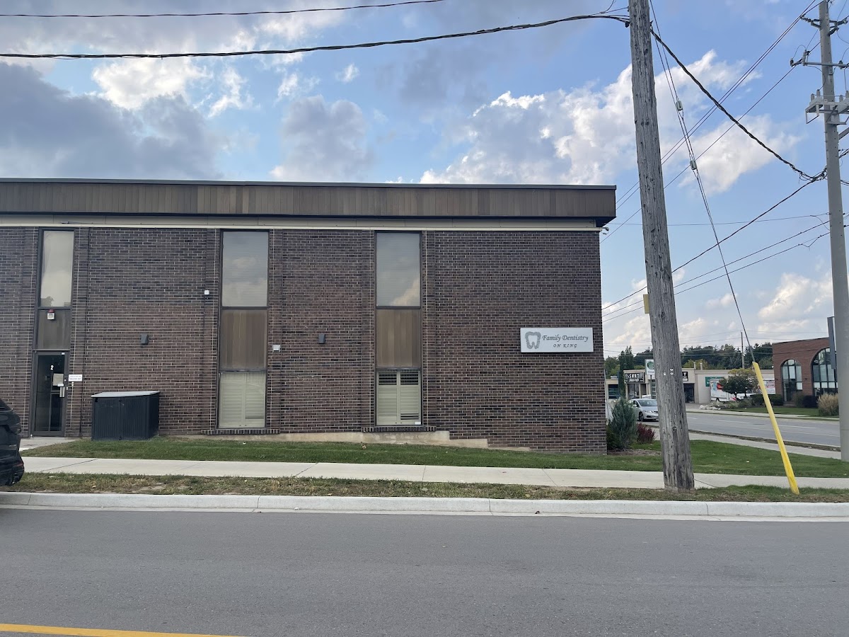 Family Dentistry on King dental clinic in Kitchener - Photo 10