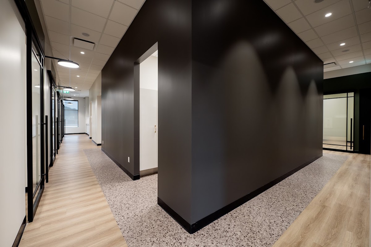 LIFE Dentistry dental clinic in Edmonton - Photo 2