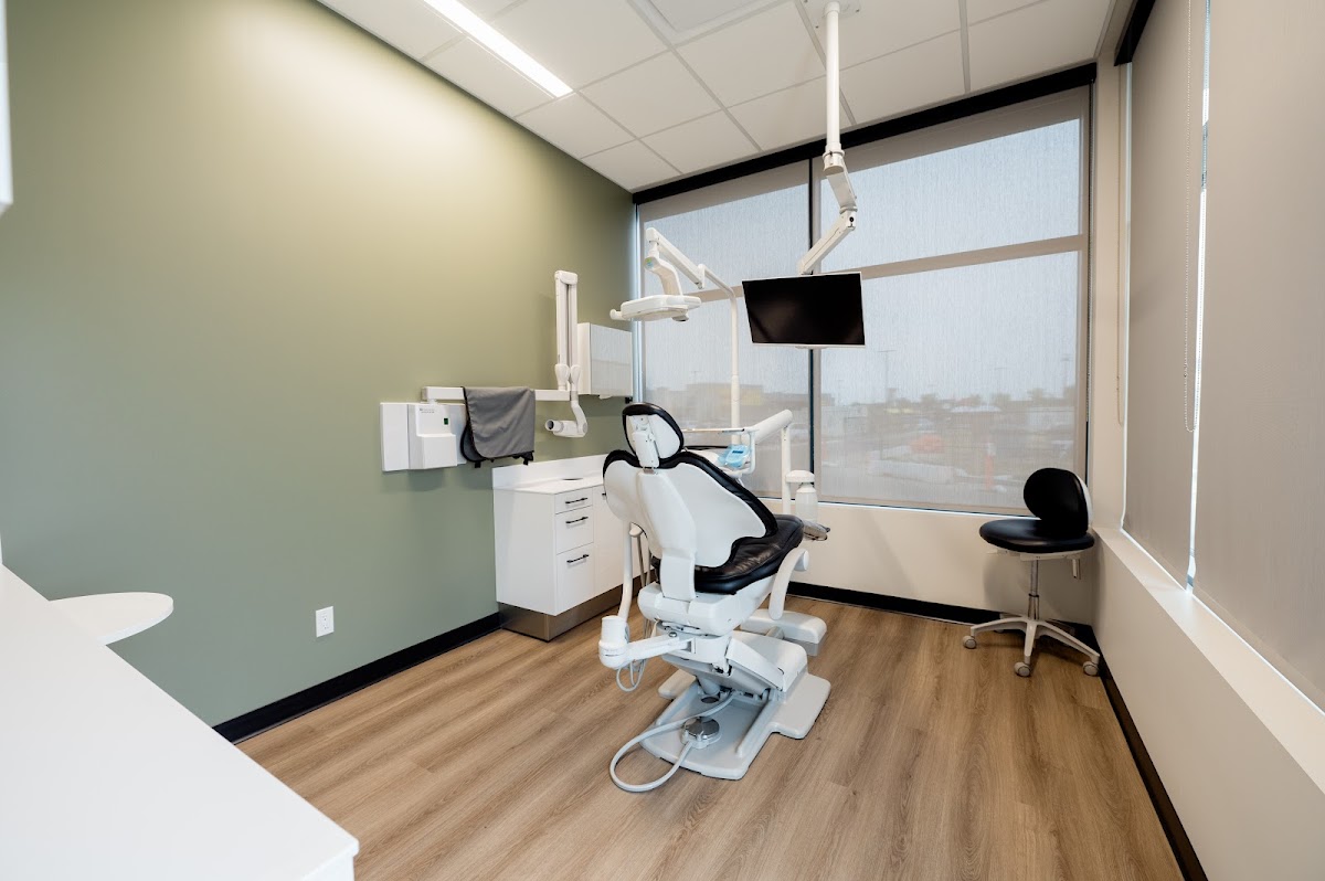 LIFE Dentistry dental clinic in Edmonton - Photo 5