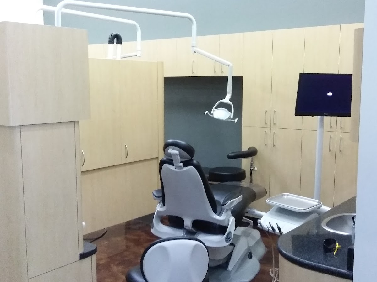 Ushko Trevor Dr dental clinic in Edmonton - Photo 3