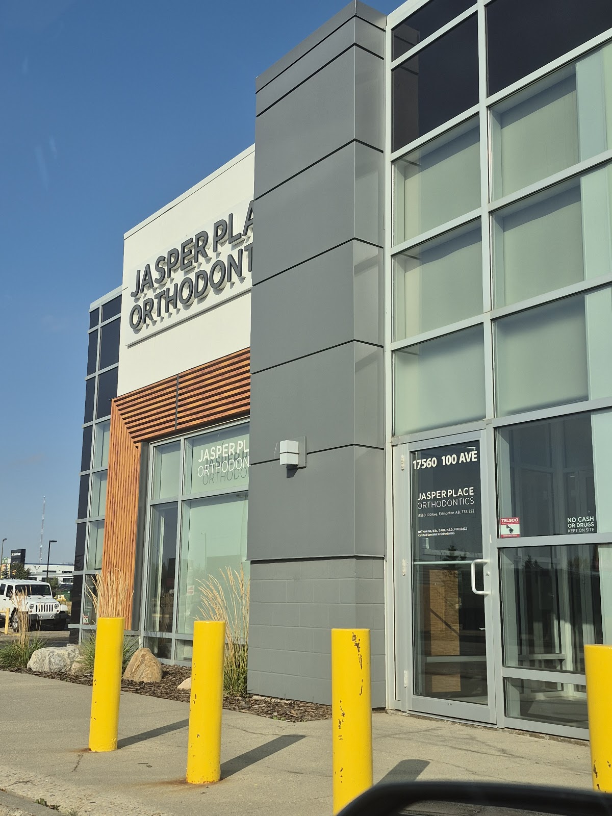 Jasper Place Orthodontics dental clinic in Edmonton - Photo 1
