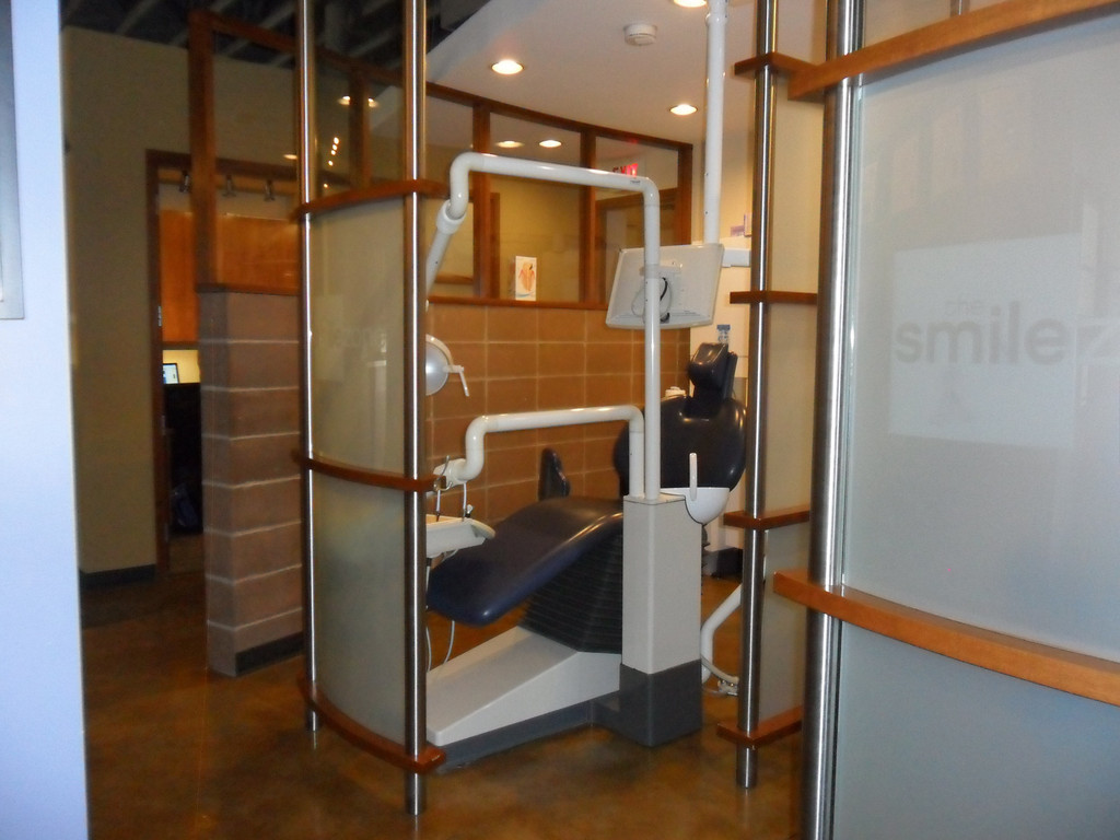 Smile Zone dental clinic in Edmonton - Photo 7