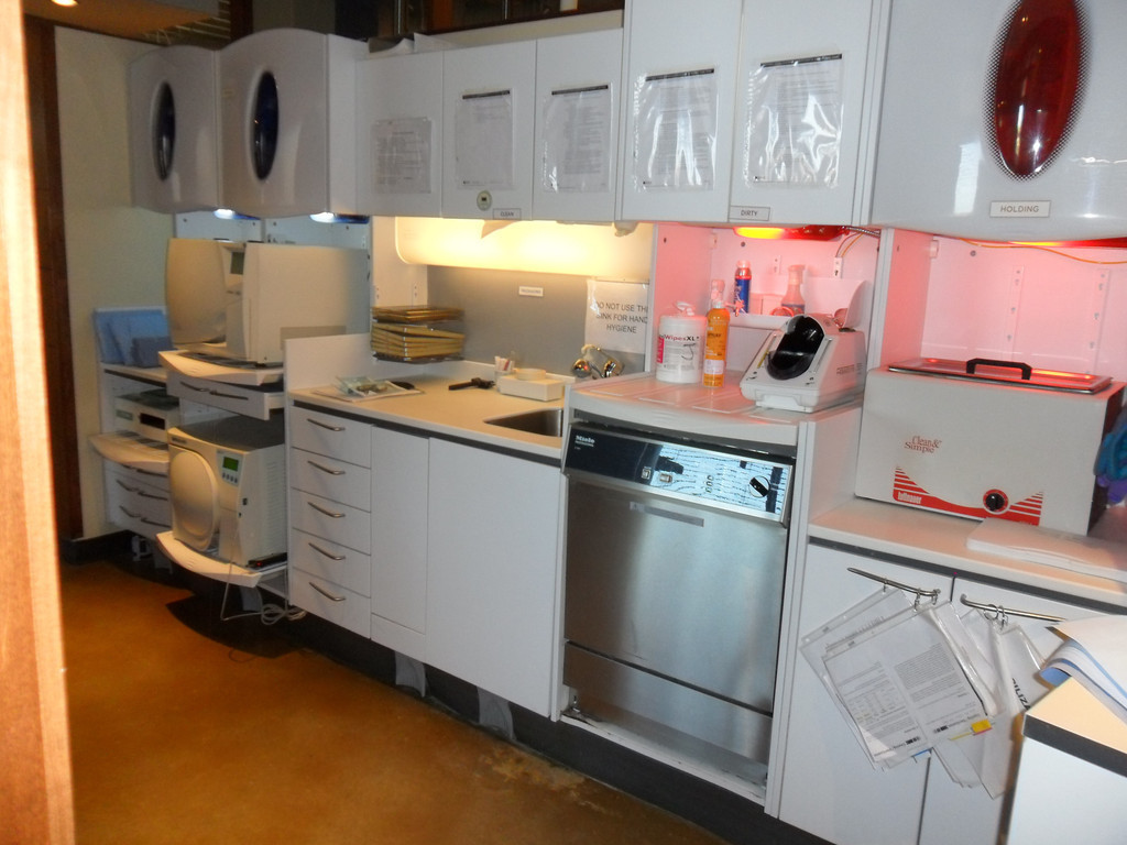 Smile Zone dental clinic in Edmonton - Photo 8
