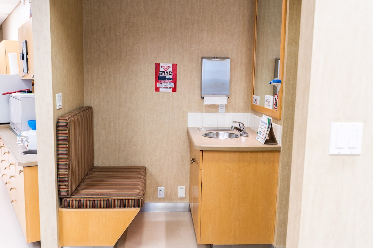 Ortho Place dental clinic in Edmonton - Photo 5