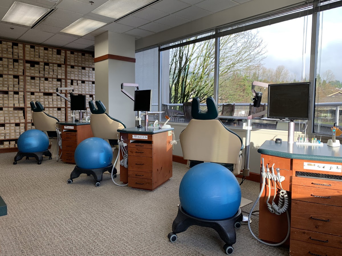 Westview Orthodontics dental clinic in North Vancouver - Photo 1