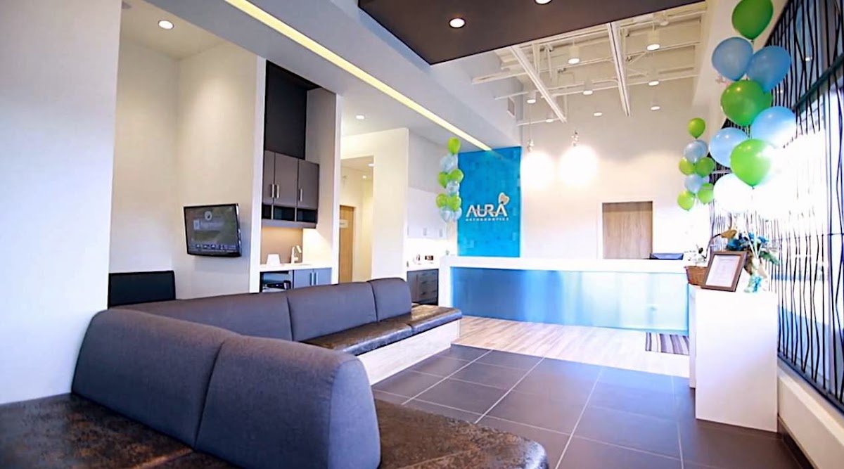 Aura Orthodontics - Scottsdale Surrey dental clinic in Surrey - Photo 2