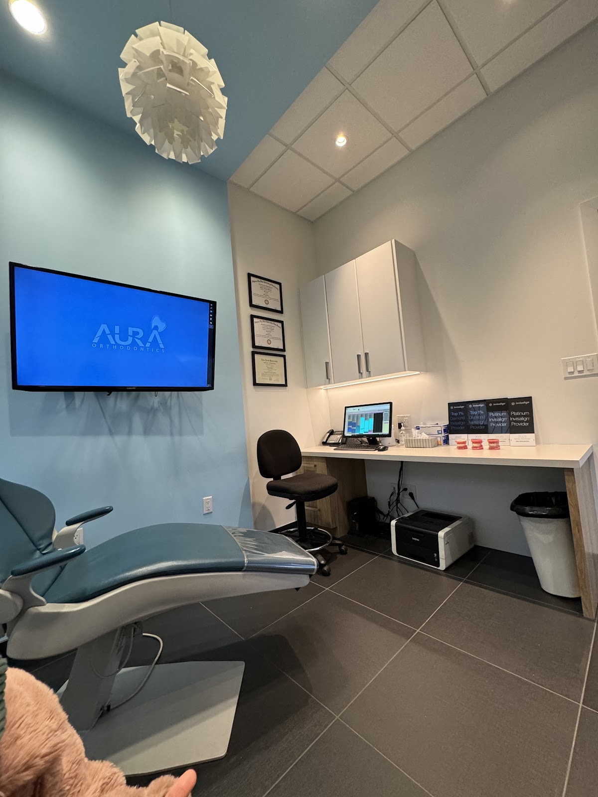 Aura Orthodontics - Scottsdale Surrey dental clinic in Surrey - Photo 5