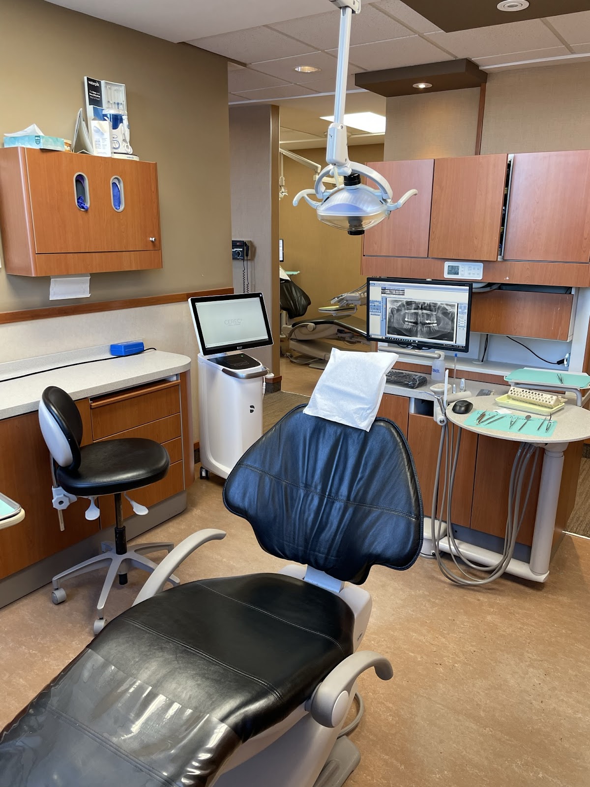Abougoush Family Dental Care dental clinic in Calgary - Photo 2