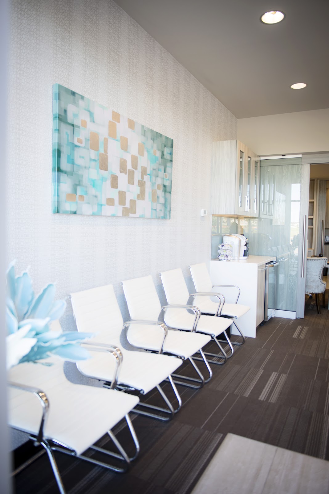 South Airdrie Smiles dental clinic in Airdrie - Photo 9