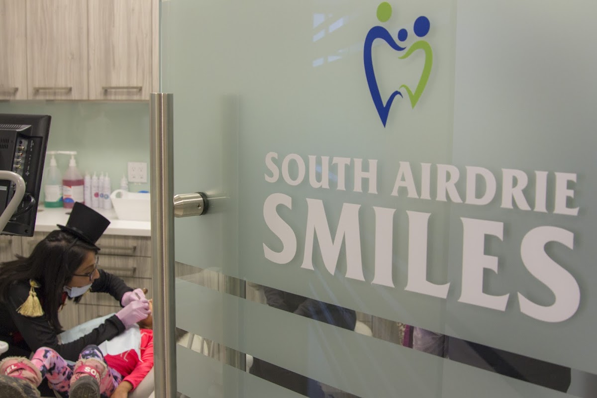 South Airdrie Smiles dental clinic in Airdrie - Photo 10