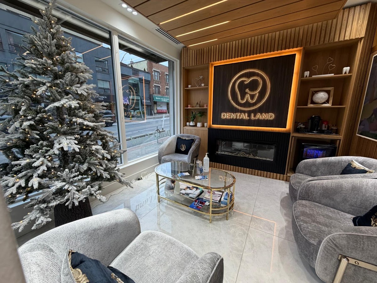 Dental Land Summerhill dental clinic in Old Toronto - Photo 4