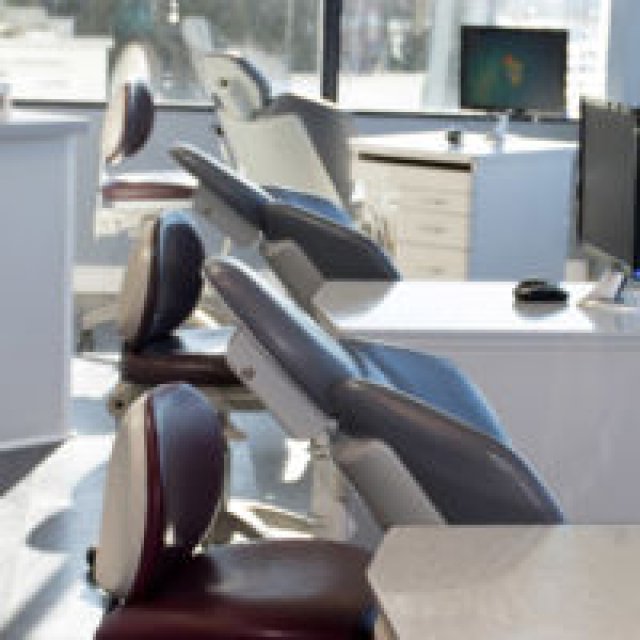 Dr. Paul Kyle Orthodontist dental clinic in Sudbury - Photo 9