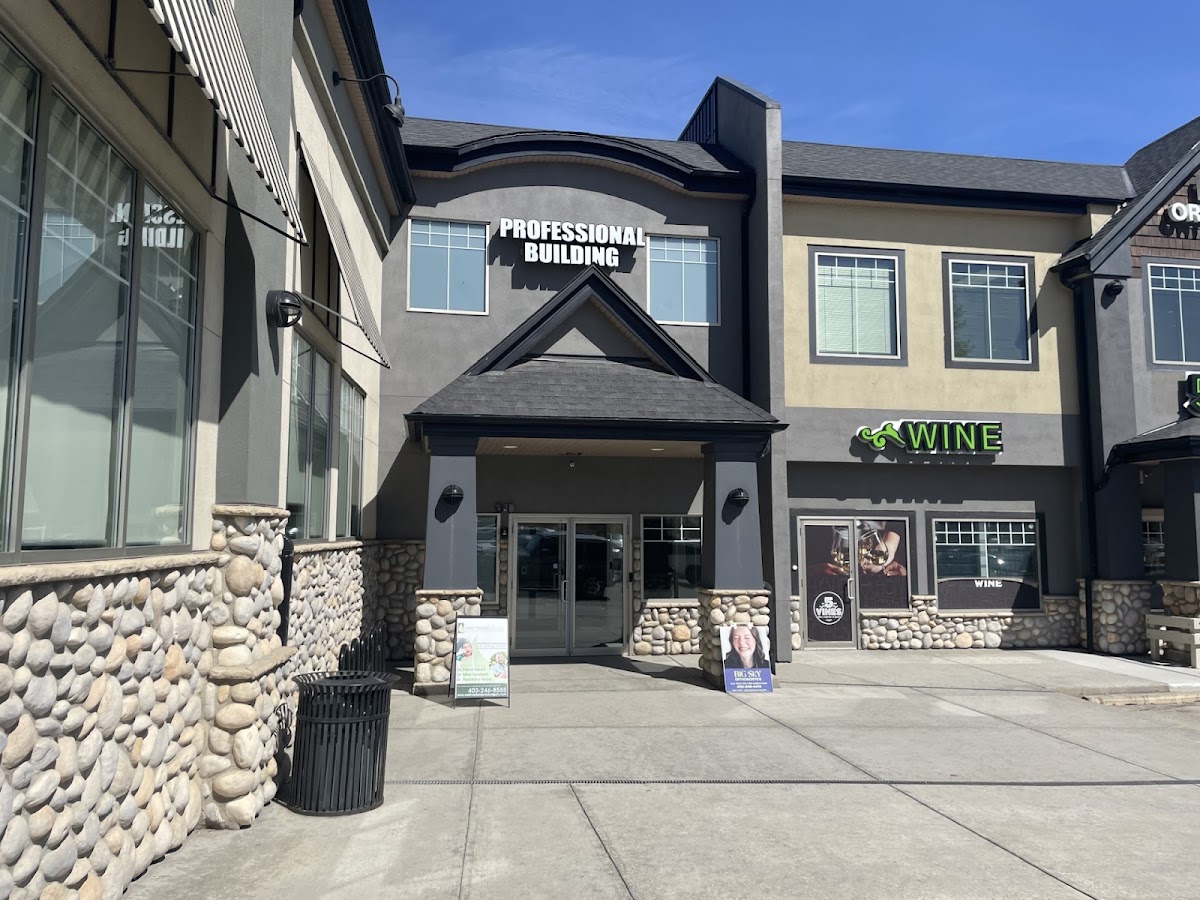 West Market Dental dental clinic in Calgary - Photo 2
