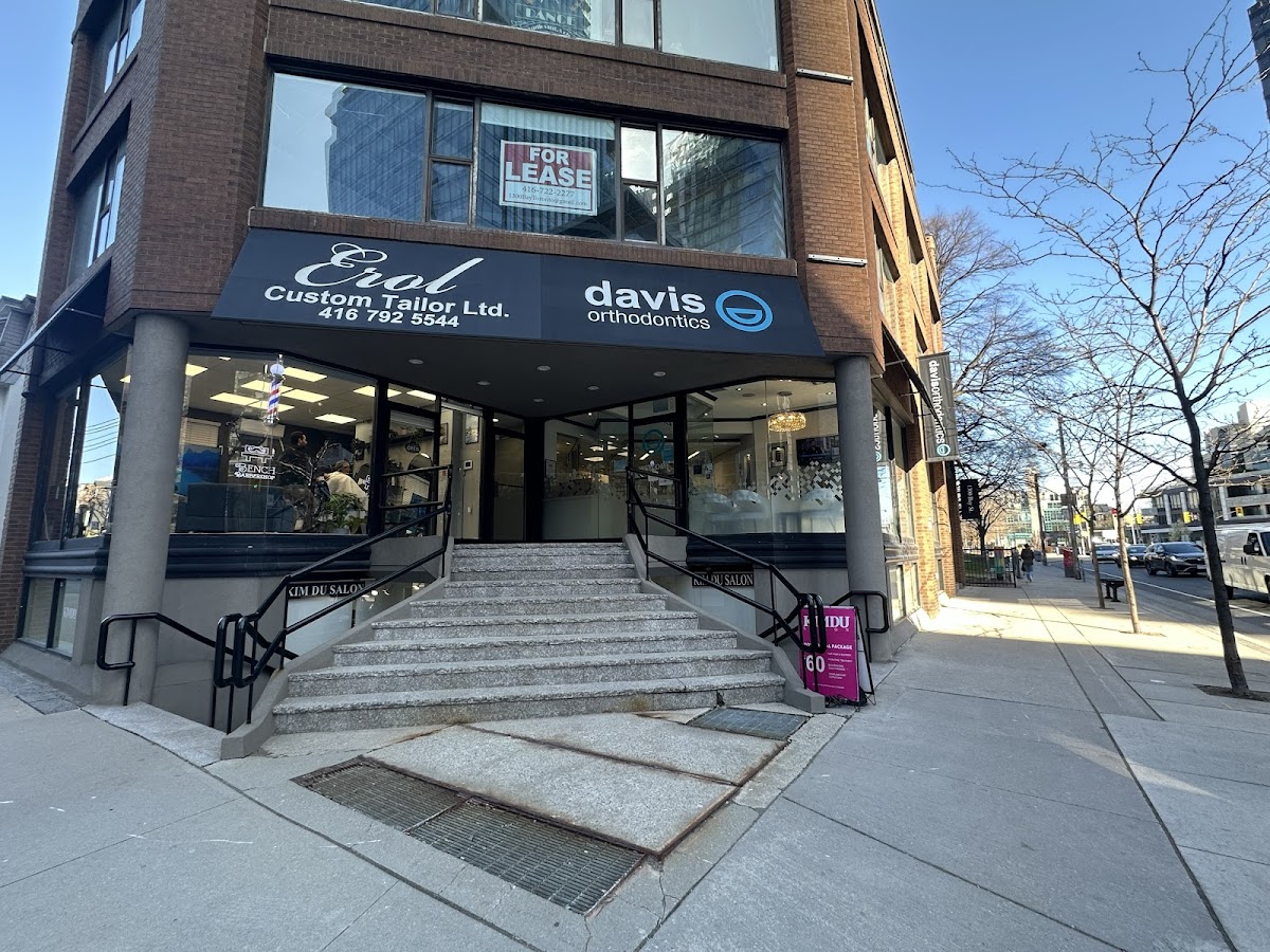 Davis Orthodontics dental clinic in Old Toronto - Photo 1