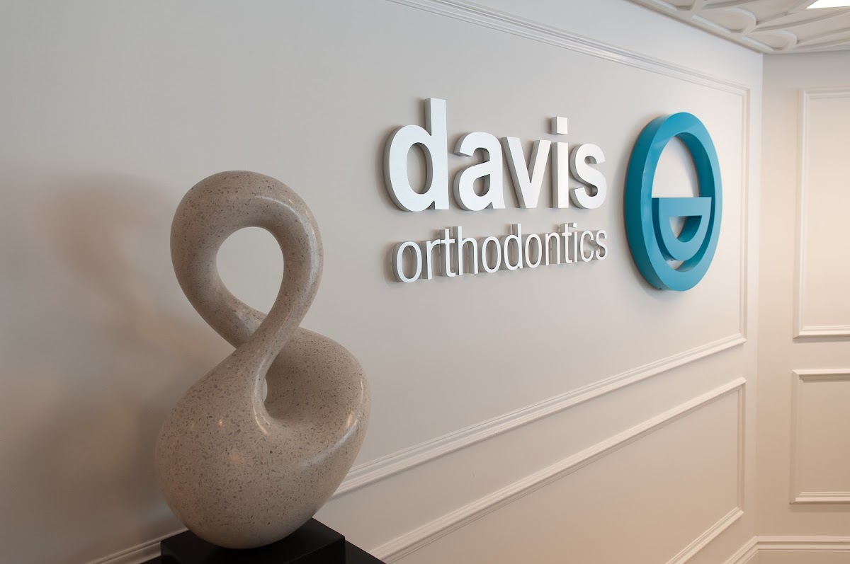 Davis Orthodontics dental clinic in Old Toronto - Photo 5