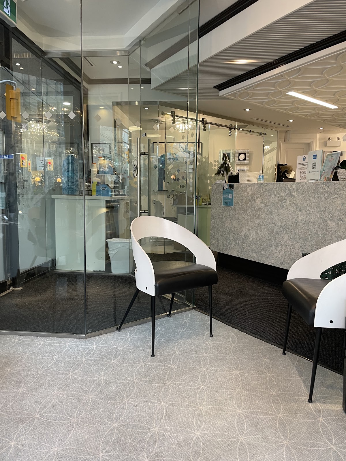 Davis Orthodontics dental clinic in Old Toronto - Photo 8