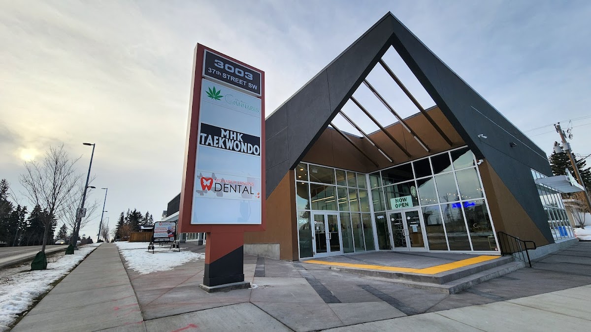 Monarch Landing Dental Clinic dental clinic in Calgary - Photo 1