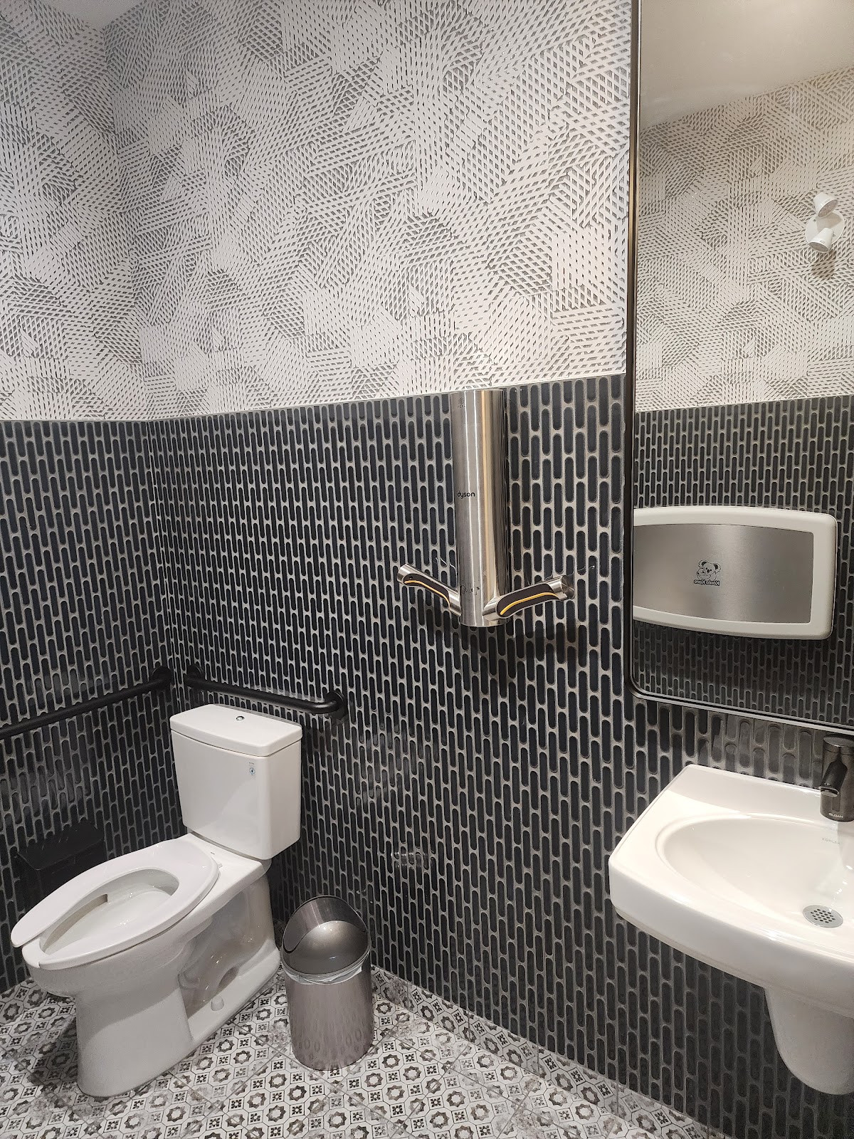 Monarch Landing Dental Clinic dental clinic in Calgary - Photo 5