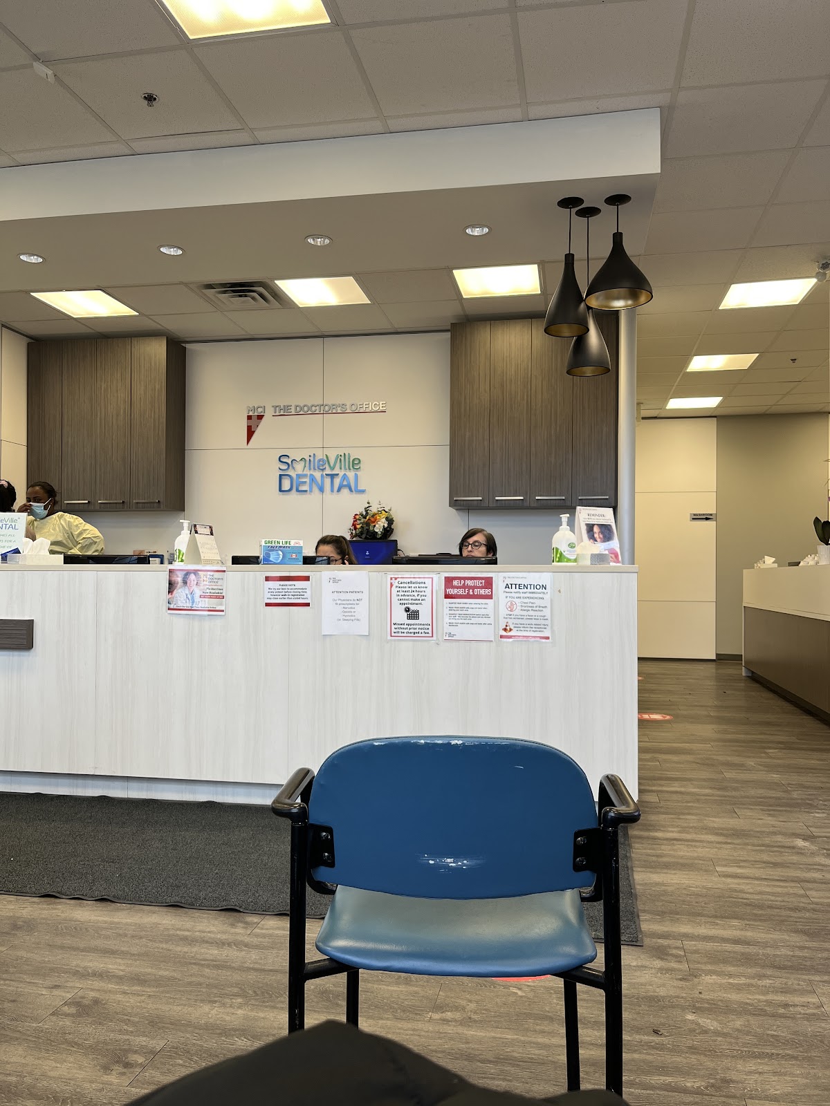 Smileville Dental dental clinic in Calgary - Photo 2