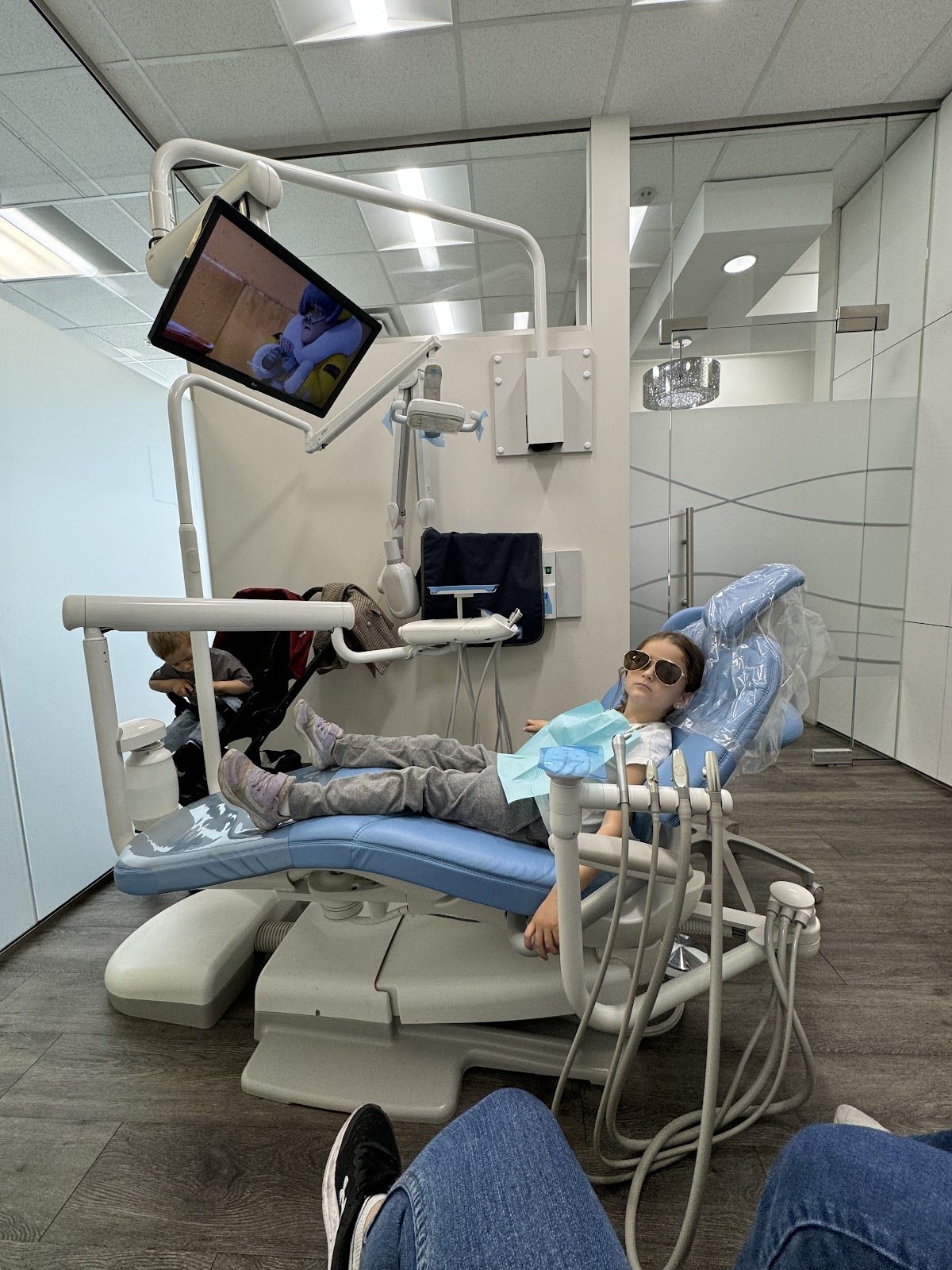 Smileville Dental dental clinic in Calgary - Photo 4