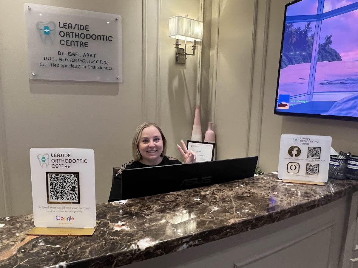 Leaside Orthodontic Centre, Dr. Emel Arat dental clinic in Old Toronto - Photo 5