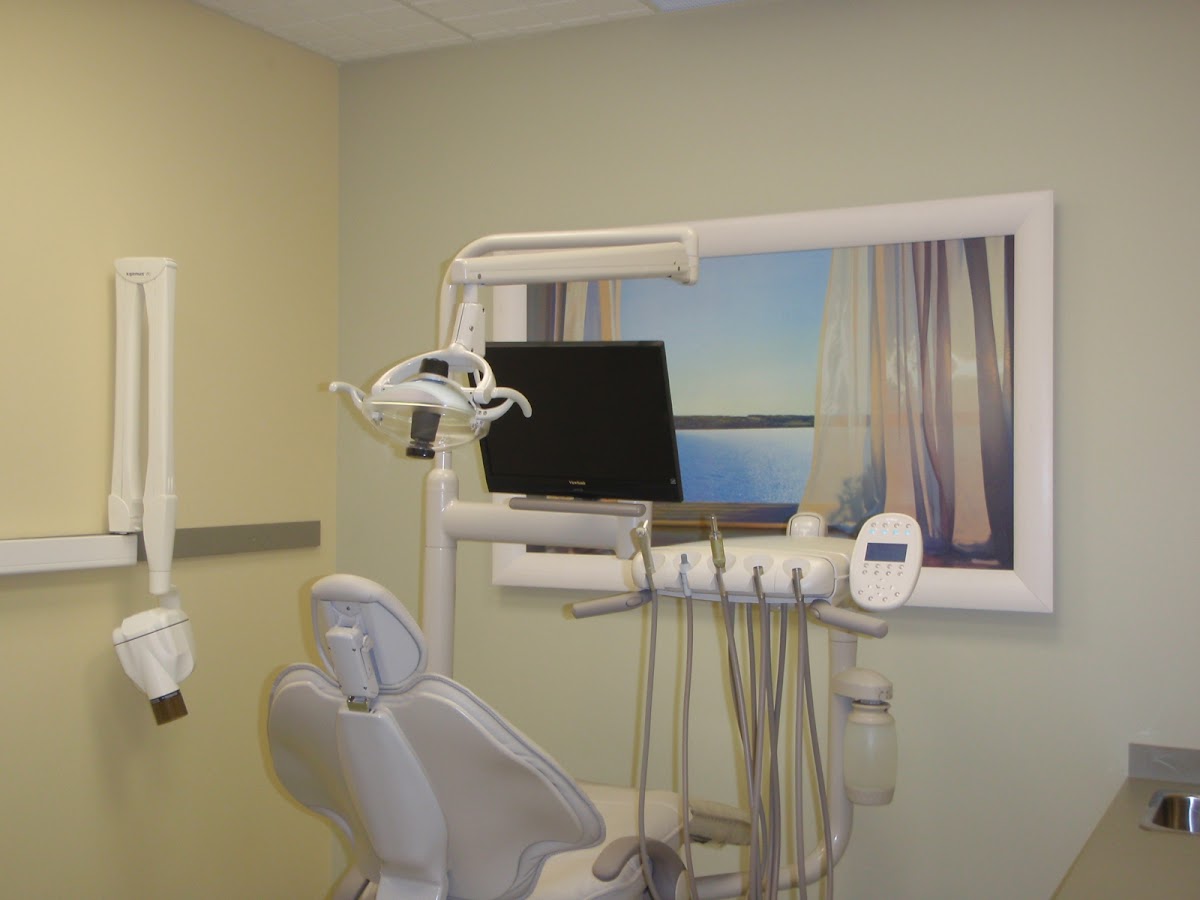 North Port Dental Centre dental clinic in Port Perry - Photo 3