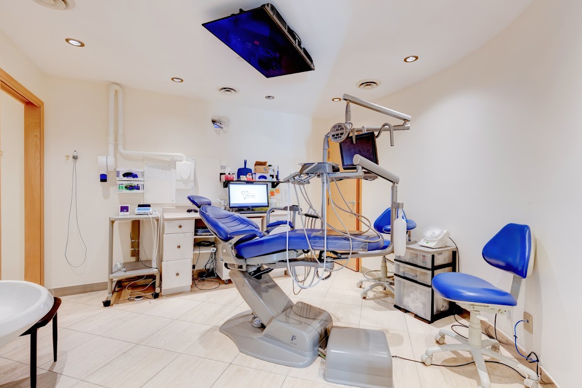 5th Avenue Dental Centre dental clinic in Calgary - Photo 1