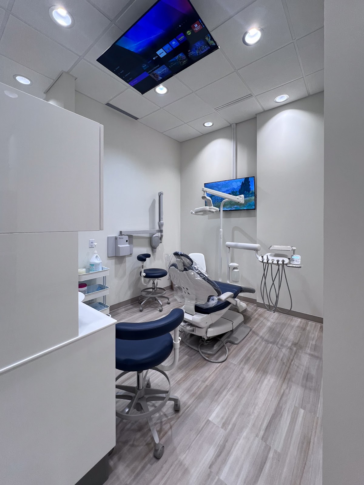 Woodlands Dental dental clinic in Calgary - Photo 4