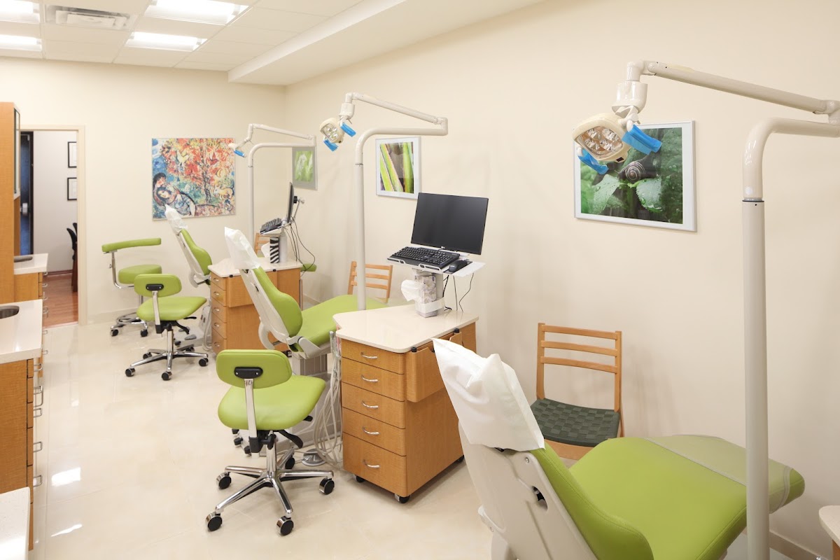 Orthodontics on Bloor dental clinic in Etobicoke - Photo 1