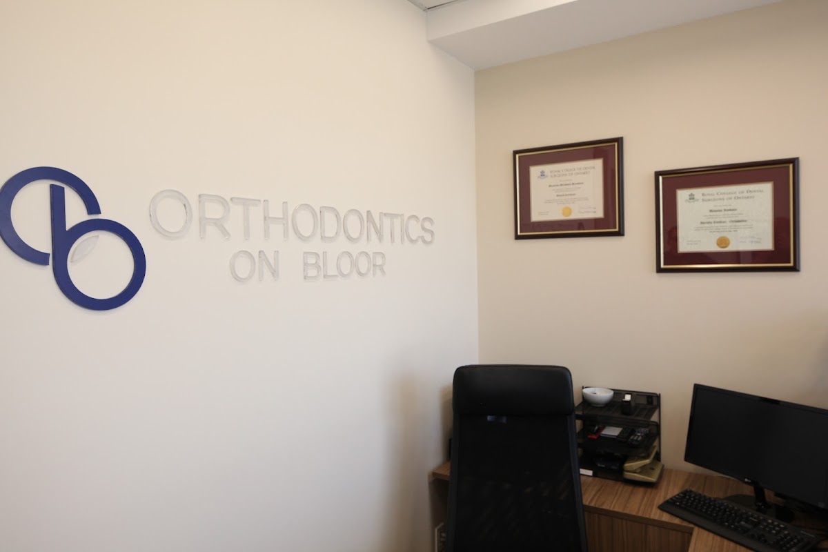 Orthodontics on Bloor dental clinic in Etobicoke - Photo 2