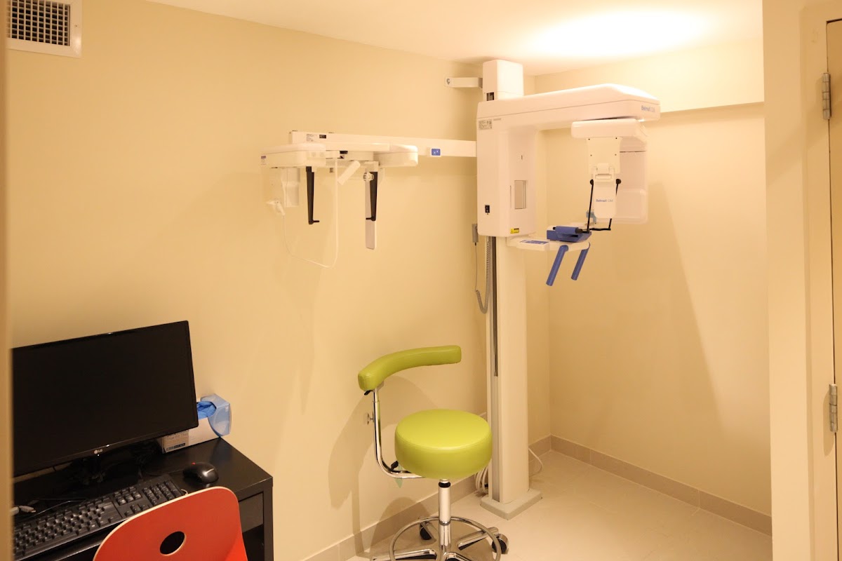Orthodontics on Bloor dental clinic in Etobicoke - Photo 4