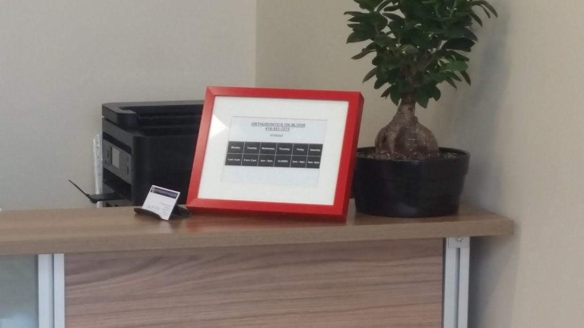 Orthodontics on Bloor dental clinic in Etobicoke - Photo 6
